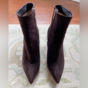 Beautiful Chocolate Brown Suede Gianvito Rossi Ankle Booties Sz 37 - worn once!